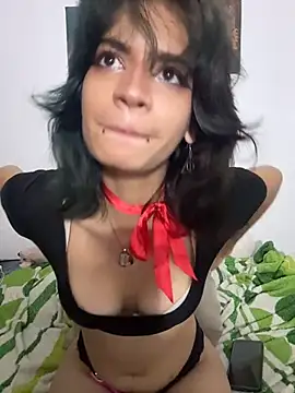 sukulaurens Adlı Modelin Canlı XXX Sohbeti