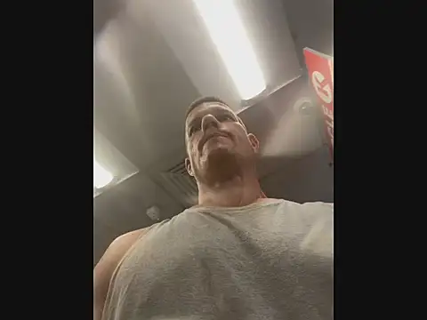 JockNThirsty: διαδικτυακό σόου στην κάμερα