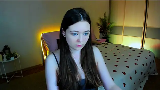 AlluringLookk – webcam-show