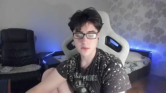 Knuckles17 Live XXX Chat