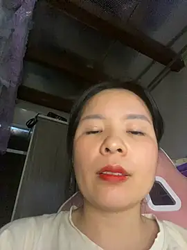 Ivy_Trix2のライブXXXチャット
