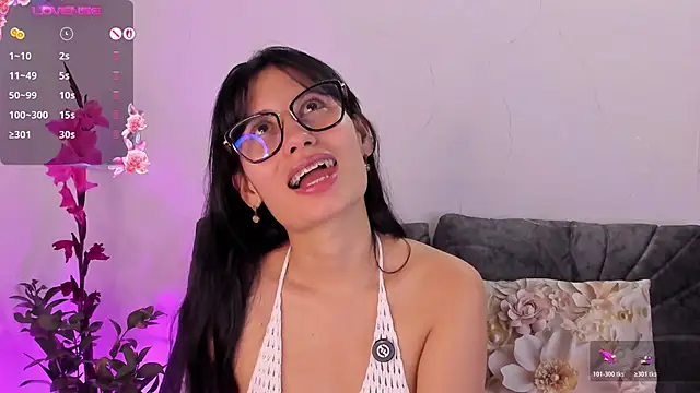 NayeCloud's Live XXX Chat