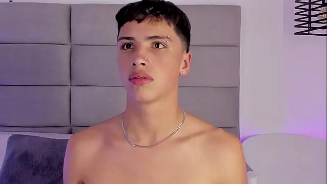 הופעת וובקאם של JoshClaarktt