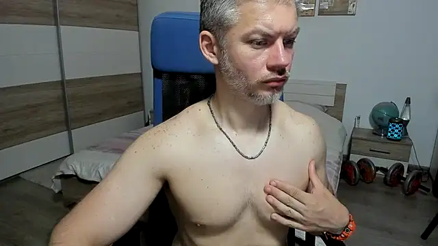 XXX chat uživo modela RobbyShawz