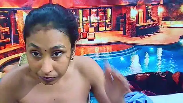 XXX chat uživo modela IndianSexyButt