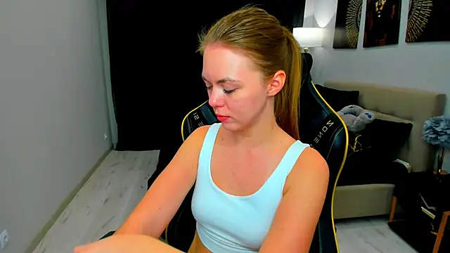 Chatroom XXX en direct de Strawberrye