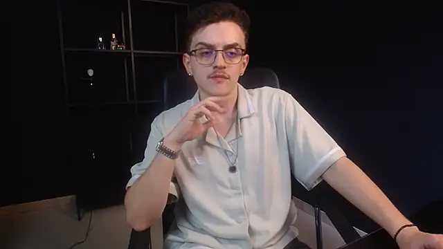 FelixStarkk 网络视讯表演