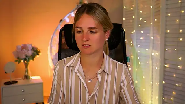 DeboraLarson – Naživo XXX chat