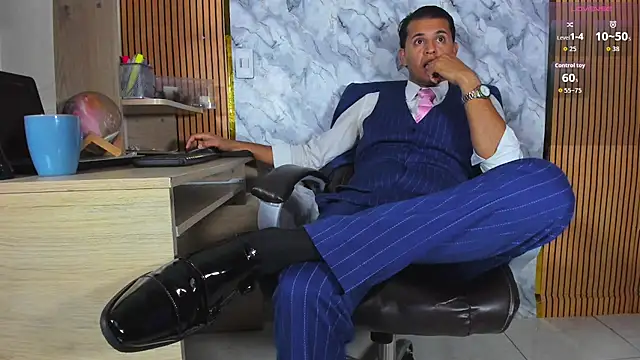 Czat XXX na żywo – Hideintheoffice