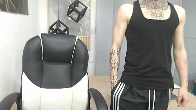 naty_18のライブXXXチャット
