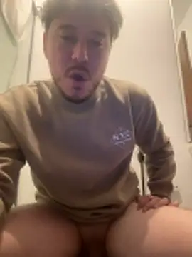 Show modela guaposexyh0t na web-kameri