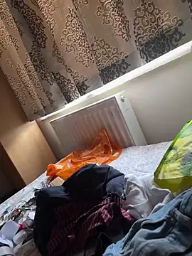 SavyysucksHD Adlı Modelin Canlı XXX Sohbeti