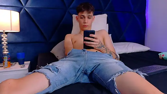Lion_Foster01's Live XXX Chat