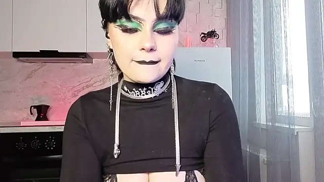 IntrigueYourDay Live XXX Chat