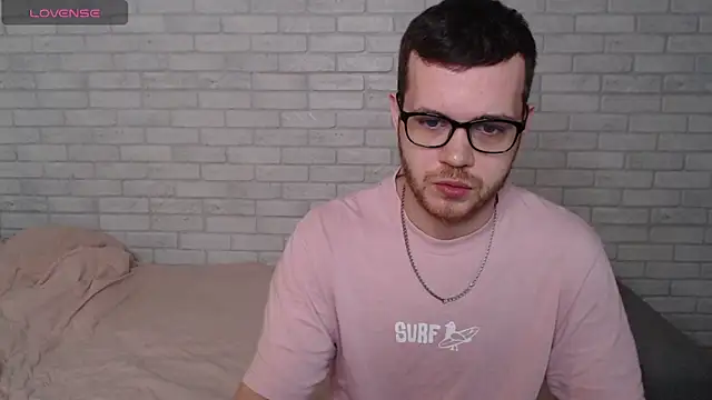 Alexxx_horny webkamerás műsora