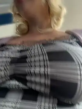 RonnieKiss Live XXX-chat