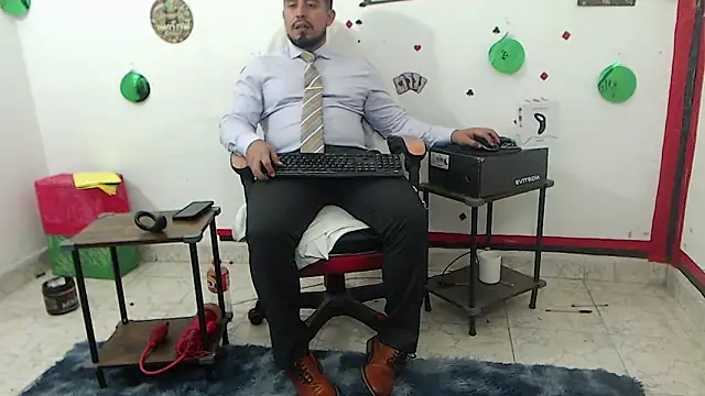 Chatroom XXX en direct de KalethBigDick