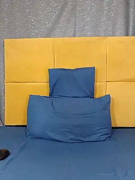 HugeTitisxx Webcamshow