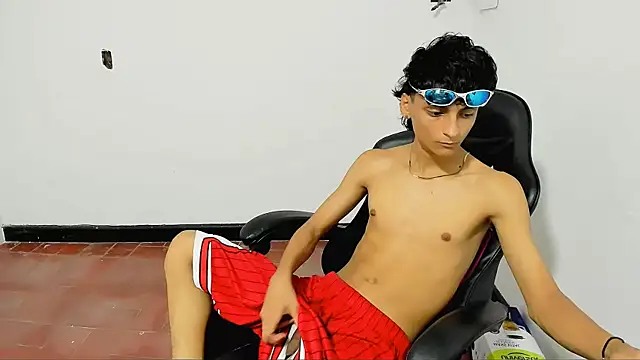 Pokazy przed kamerką – Leal_cute666