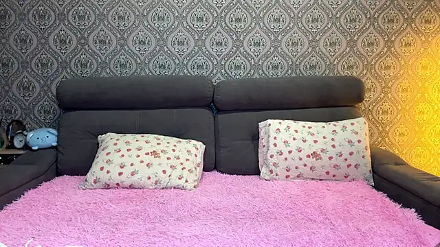 LunaHart7's Live Sex Cam Show