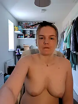 British_BellaXx XXX чат на живо
