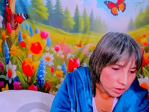 indianroxy's Live XXX Chat