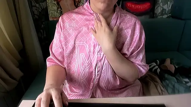 HubaBoobs' Live XXX Chat