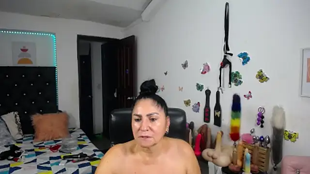 Chat +18 de mature_bigboobs10 ao vivo