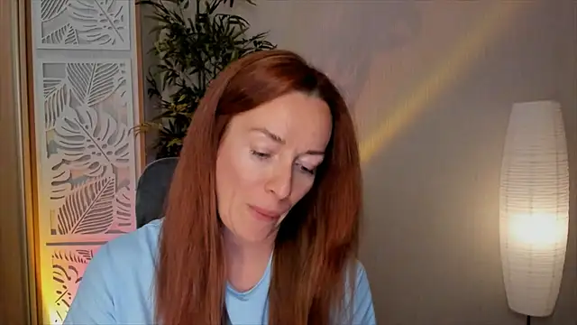 RebeccaMartinez élő XXX-chatje