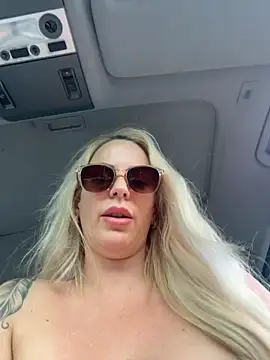 June695_'s Live XXX Chat