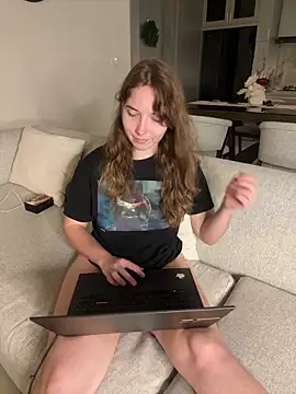 Sarahhh_xxx webkamerás műsora