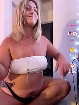Chat XXX en directo de FoxyMillie