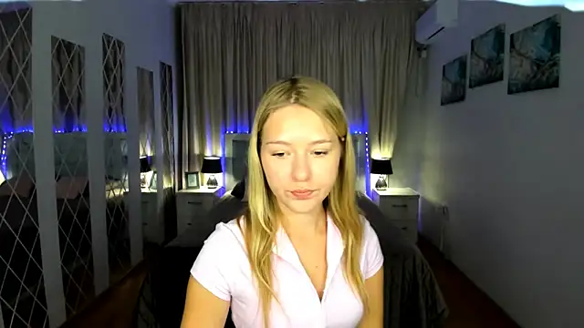 Chat +18 de RosaTiny ao vivo