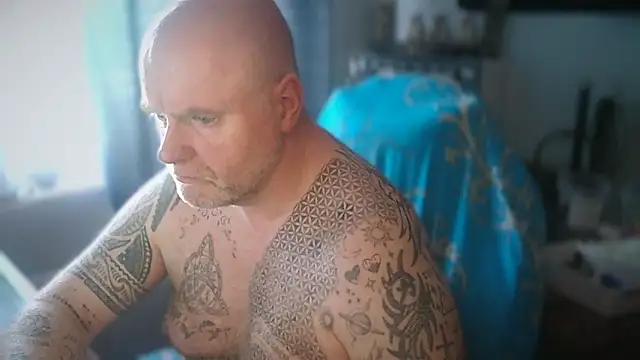 Tattooed_Dilf_01n Live XXX chat