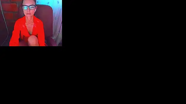BrianaGarner élő XXX-chatje