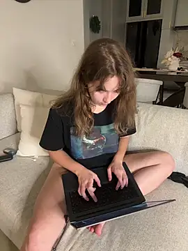 Sarahhh_xxx Webcamshow