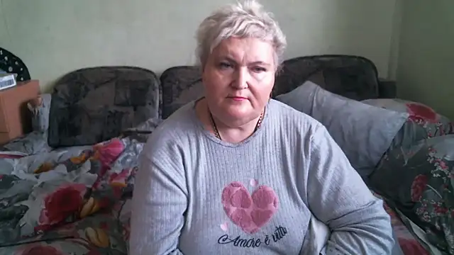 Lana555: онлайн-секс-чат
