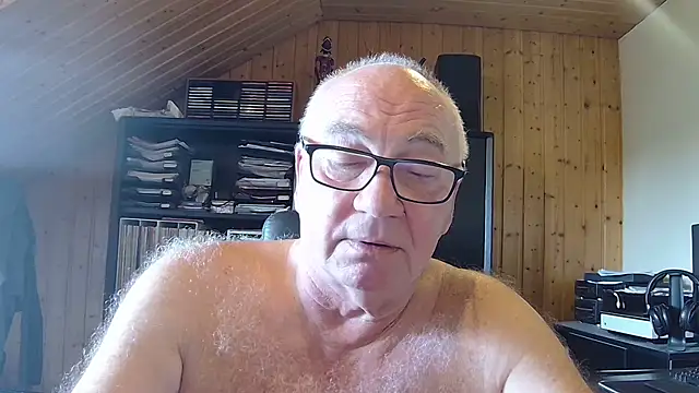 biggandybig: διαδικτυακό σόου στην κάμερα