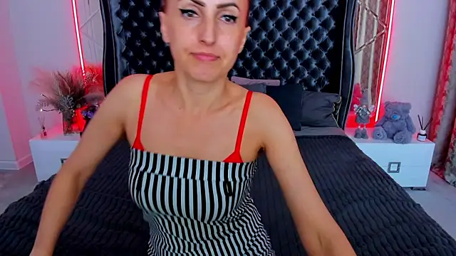 Rebecca_Diamond Live XXX-Chat