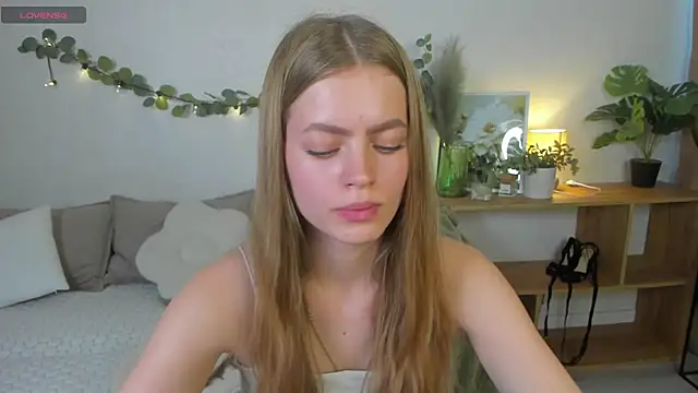 HoneyEmilly Live XXX Chat