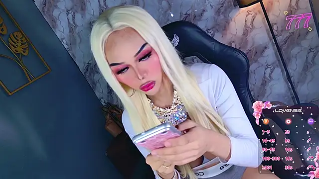 Tarah_Lewis Adlı Modelin Web Kamerası Şovu
