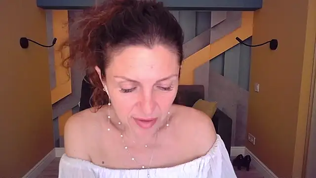 Chat +18 de EllaLong ao vivo