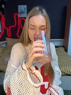 XXX chat uživo modela MilaMoone