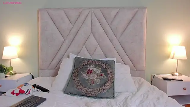 Eva-Millss' Webcam Show