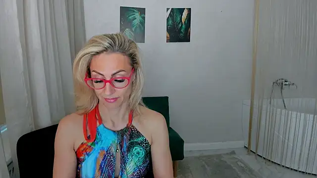 MuseOfStage Chat XXX live