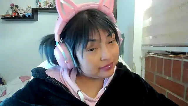 Chat XXX ao vivo de Shaddycute_