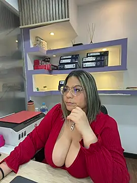 isabella_horney_ Adlı Modelin Canlı XXX Sohbeti