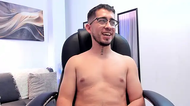 Tommas_Jhonson Show Webcam