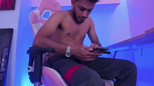 Boss_Domiinator élő XXX-chatje
