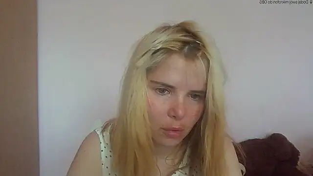 HornyElena Adlı Modelin Canlı XXX Sohbeti